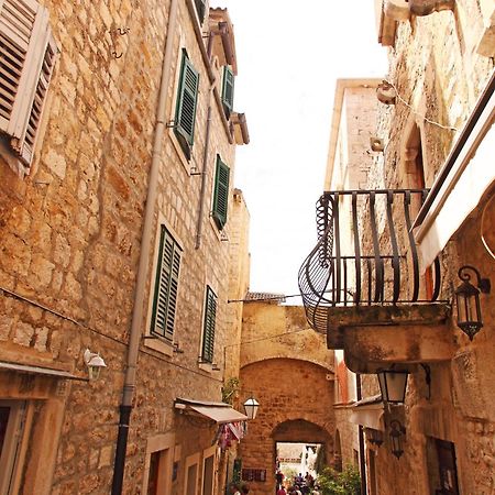 Rooms And Apartments Villa Town Gate Hvar Hvar Town Exterior photo